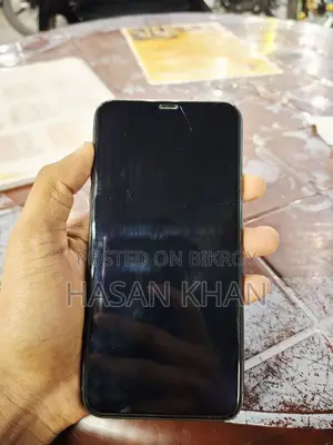 Apple iPhone 11 Pro Max . (Used)