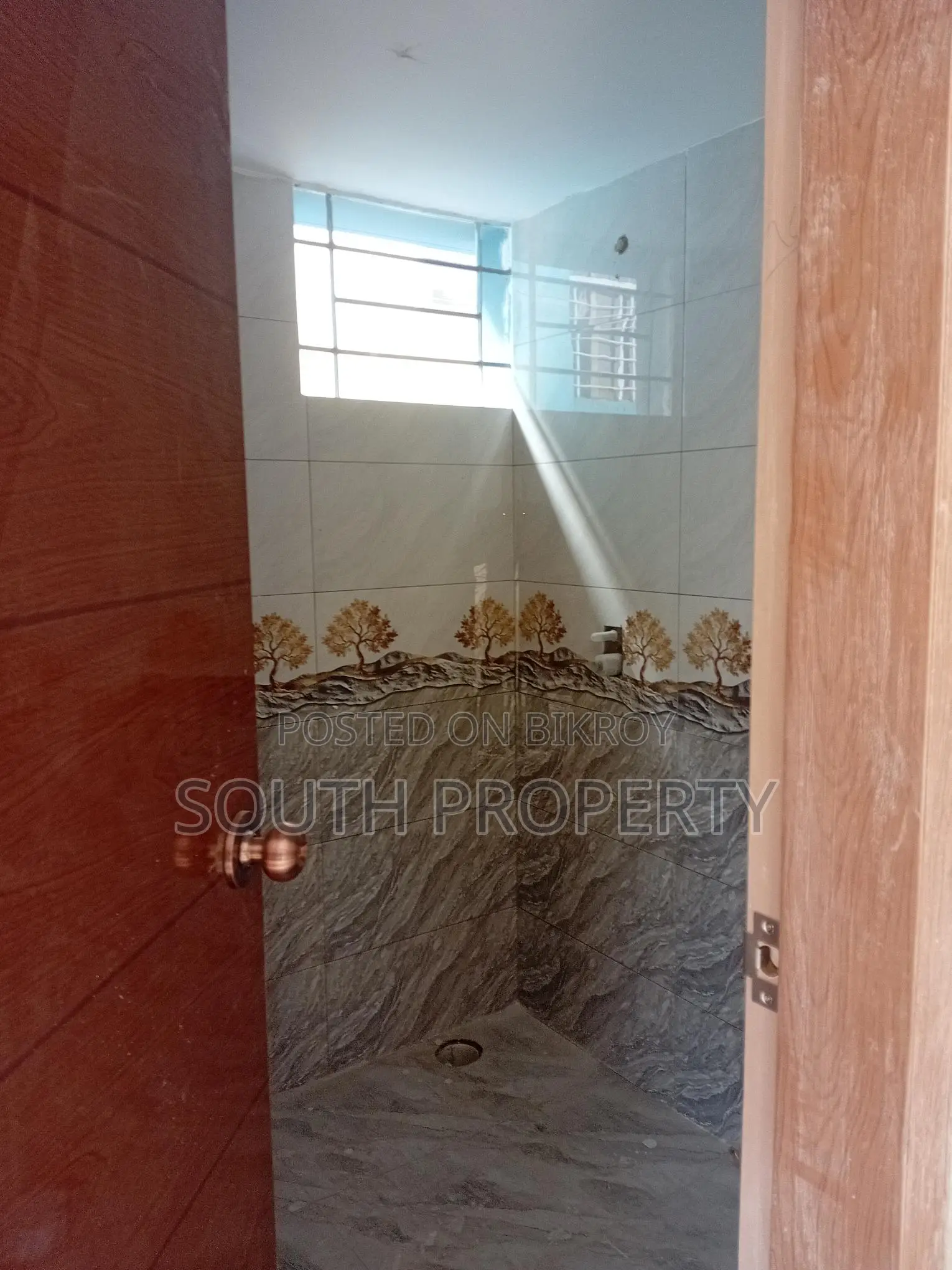 South facing ready 1800 sft flat sale at Aftabnagar C block.
