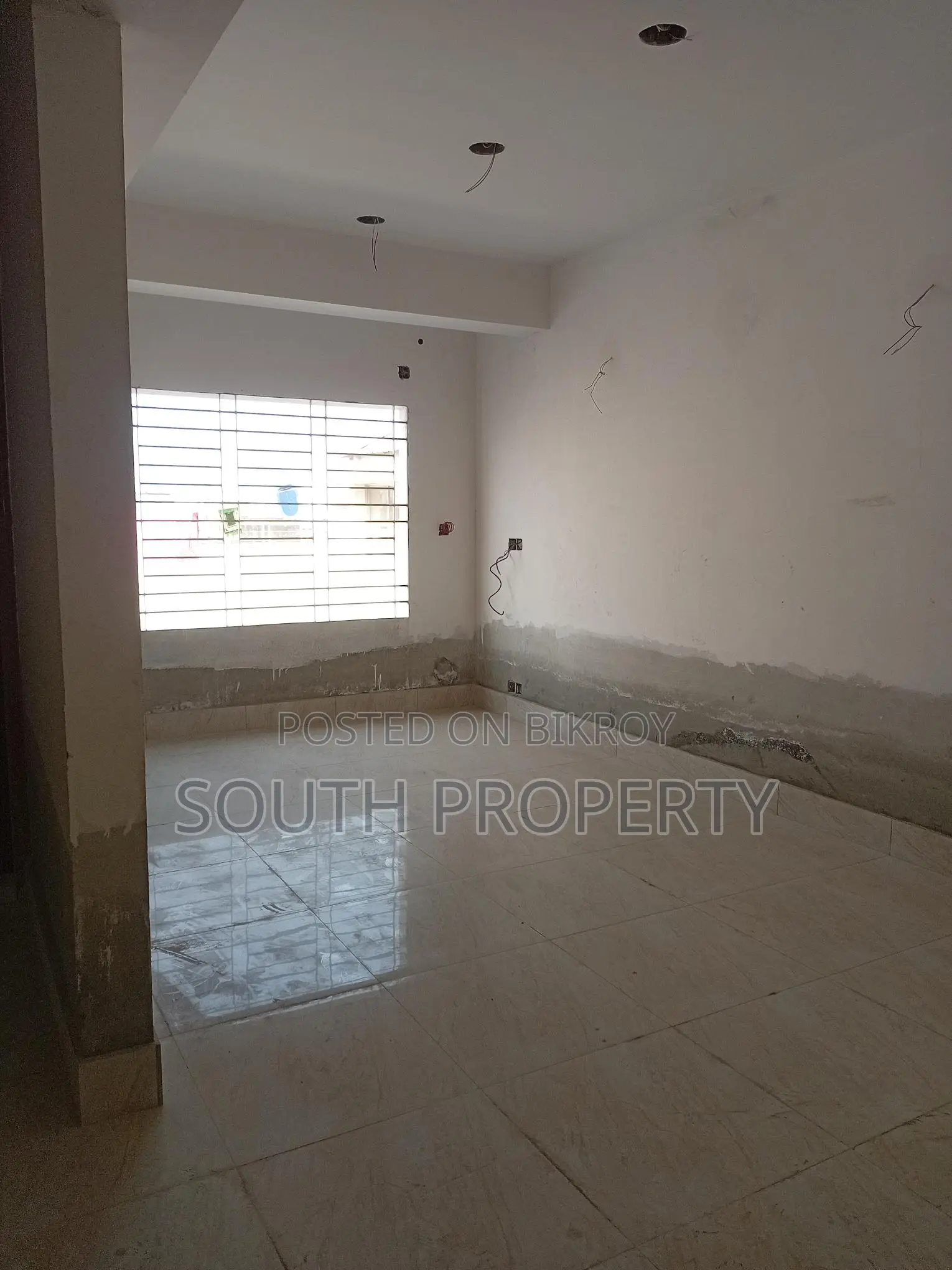 South facing ready 1800 sft flat sale at Aftabnagar C block.
