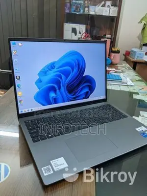 Dell Vostro 5630 16-inch Core i7-1360P 16GB RAM 512GB SSD