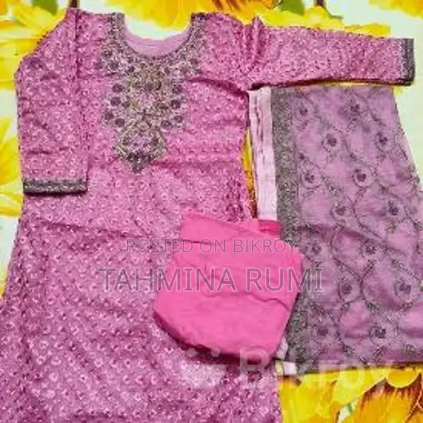 বুটিকস থ্রিপিস