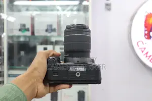 Canon 700D camera with 18-55mm kit lens (Display fully functional)
