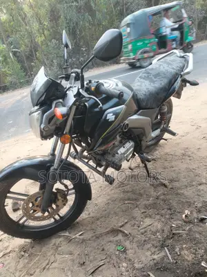 Suzuki GSX 125 All OK 2022