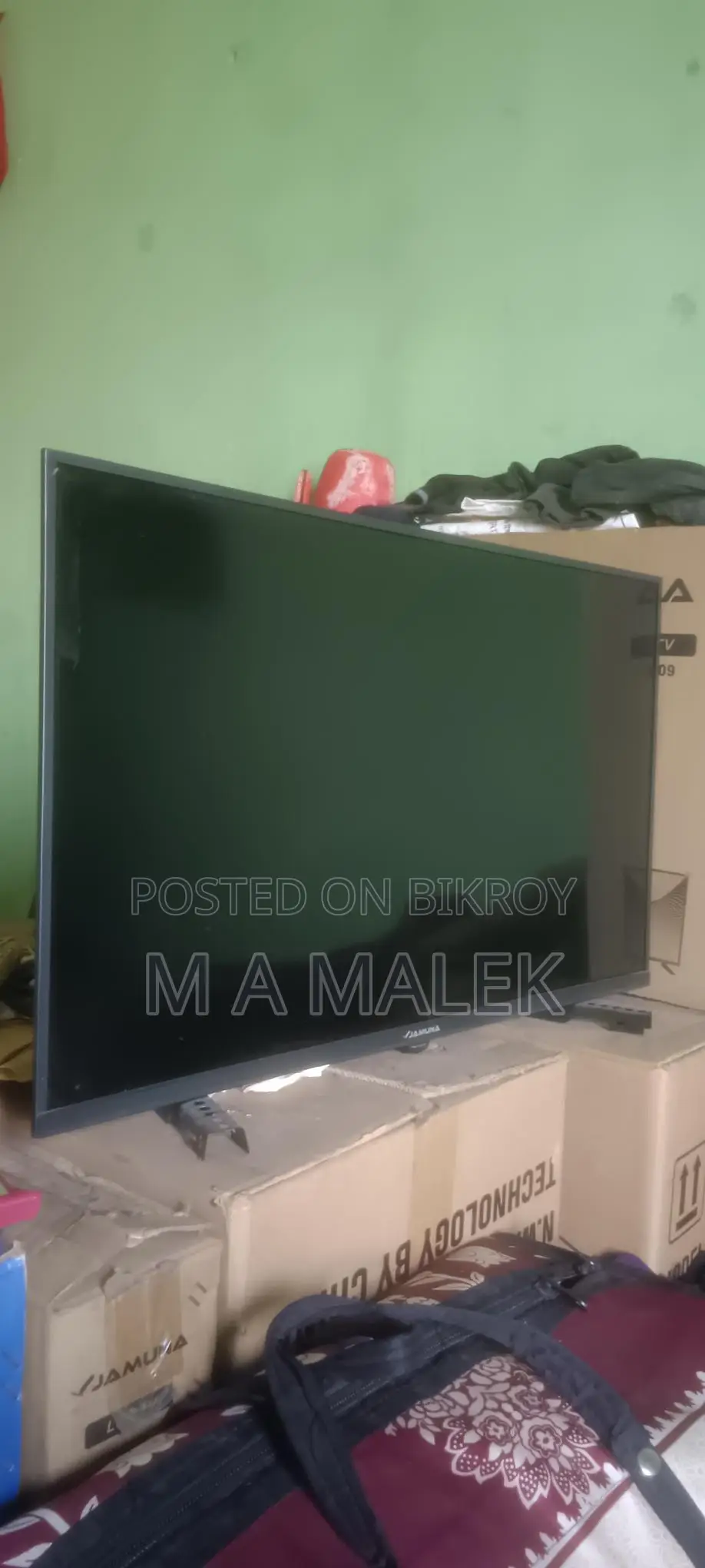 Selling some new 32-inch TVs due to business closure.