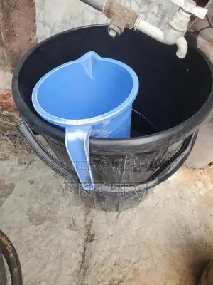 বালতি, আয়না comboo