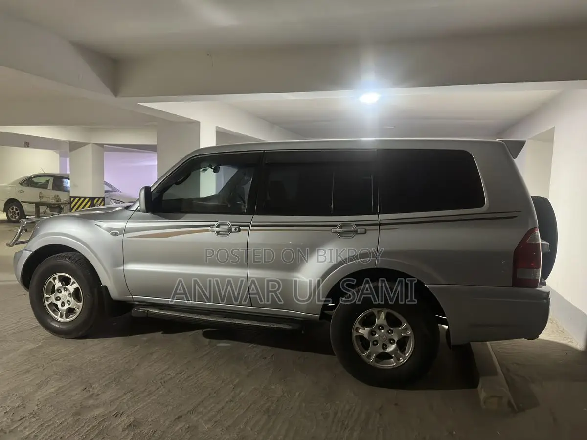 Mitsubishi Pajero 2005