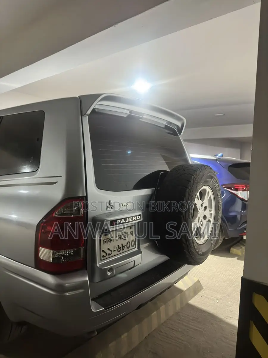 Mitsubishi Pajero 2005