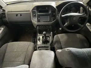Mitsubishi Pajero 2005