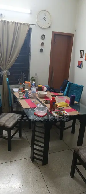 Dining table for sale