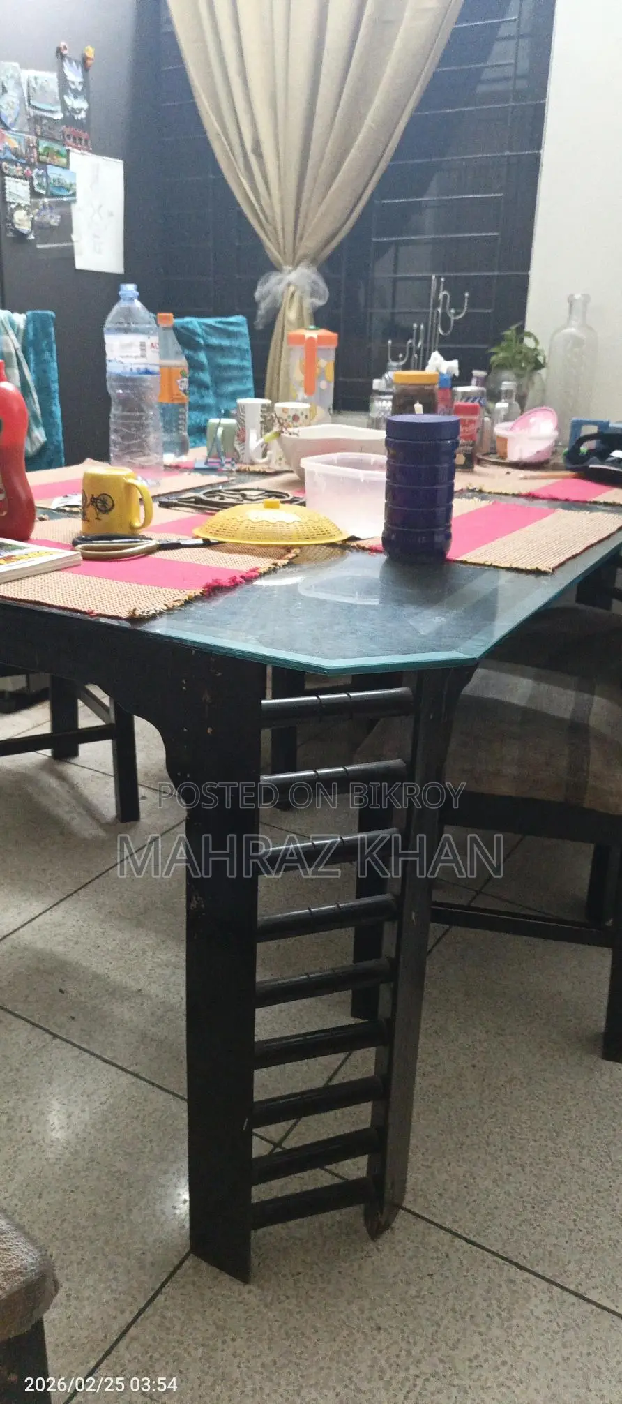 Dining table for sale