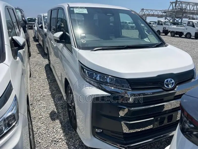 Toyota Noah S-Z 2025