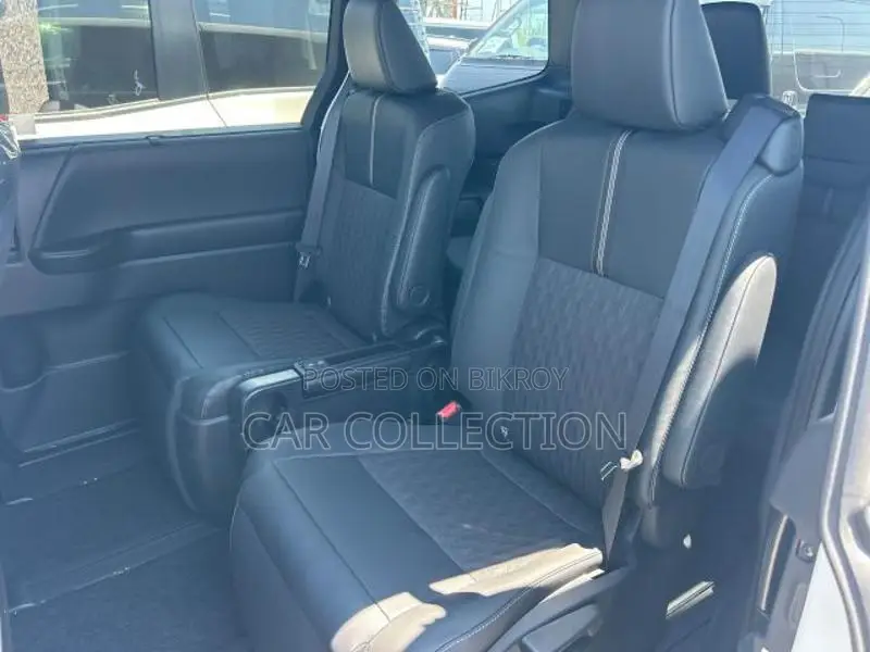 Toyota Noah S-Z 2025
