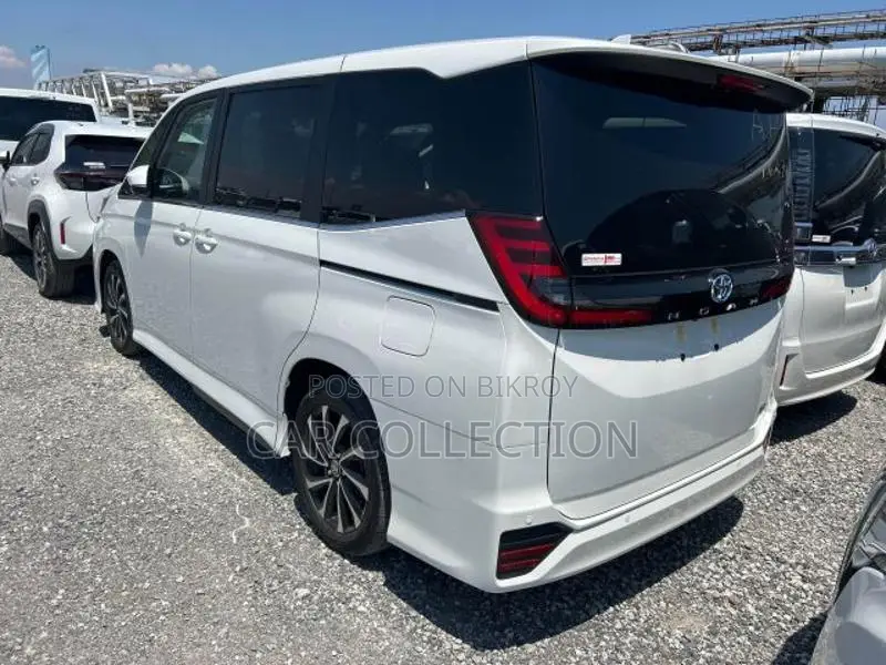 Toyota Noah S-Z 2025