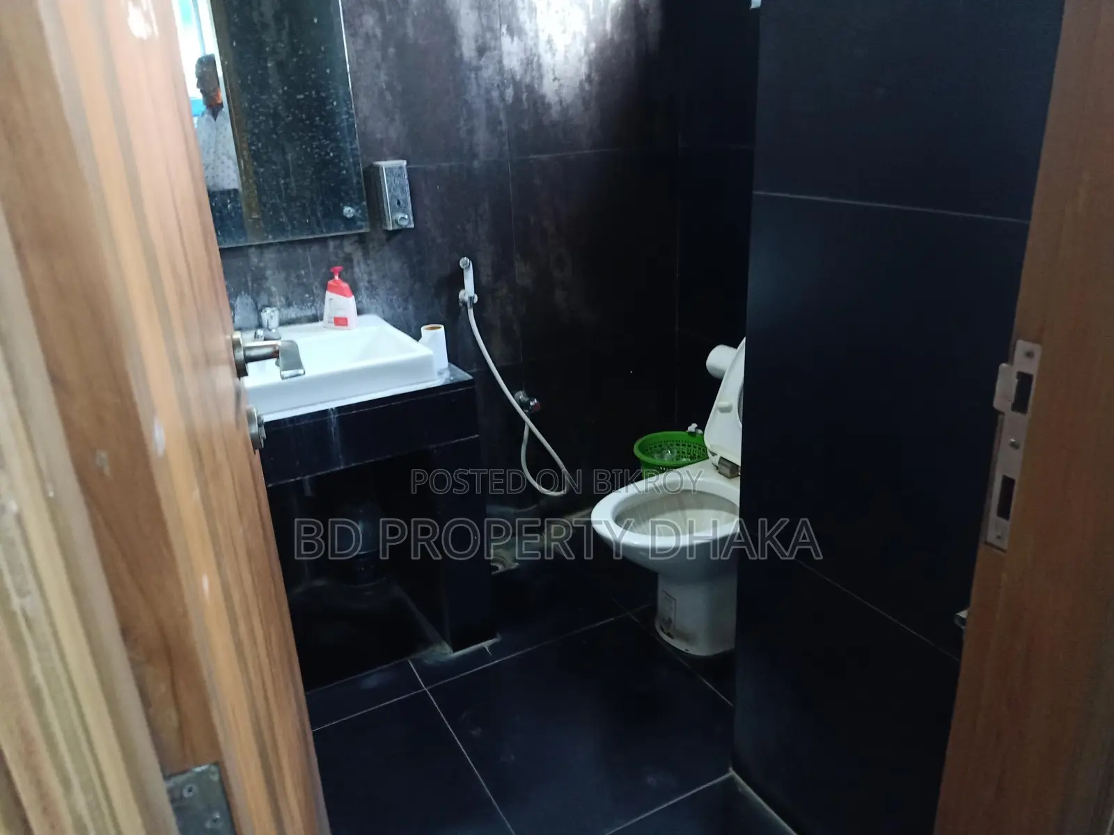 12000 Sqft Open Commercial Space for Rent in Gulshan Avenue