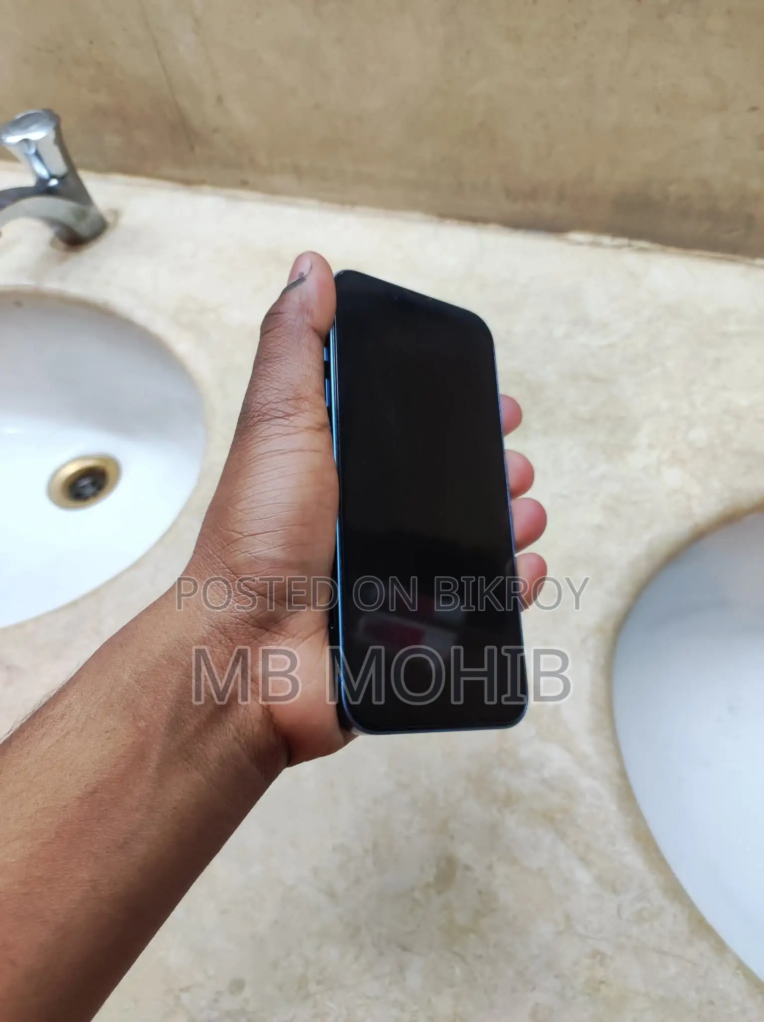 Apple iPhone 13 (Used)