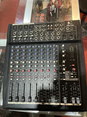 Audibax 1202 FFX 12-Channel Analog Mixing Console