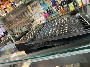 Audibax 1202 FFX 12-Channel Analog Mixing Console