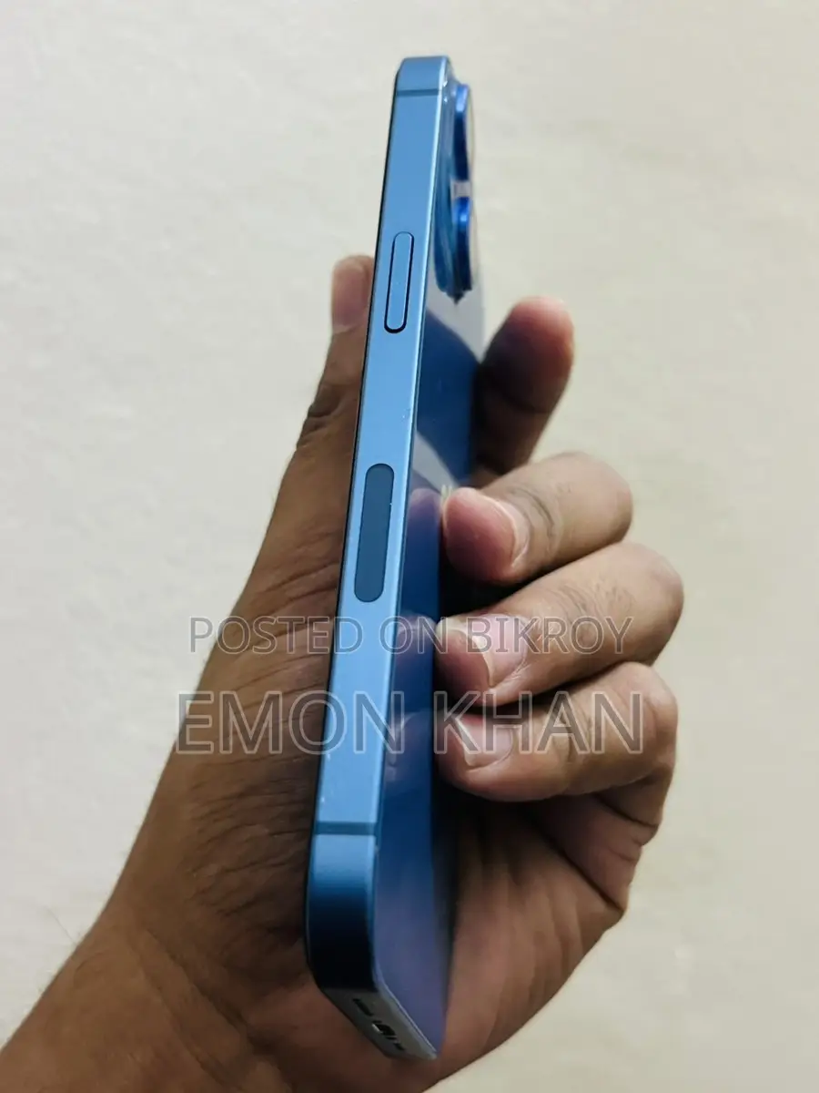 Apple iPhone 13 with box (Used)