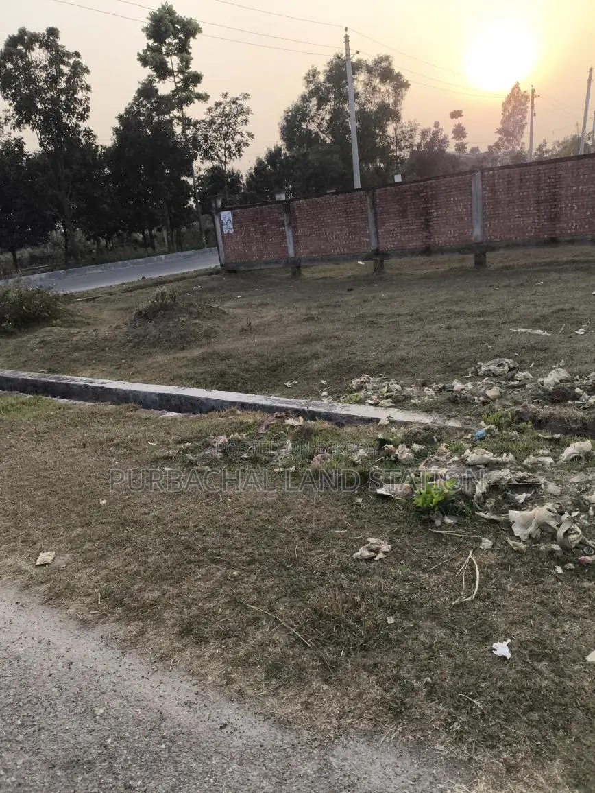 Sector: 28, South-facing 3 Katha plot for urgent sale. Rajuk Purbachal.