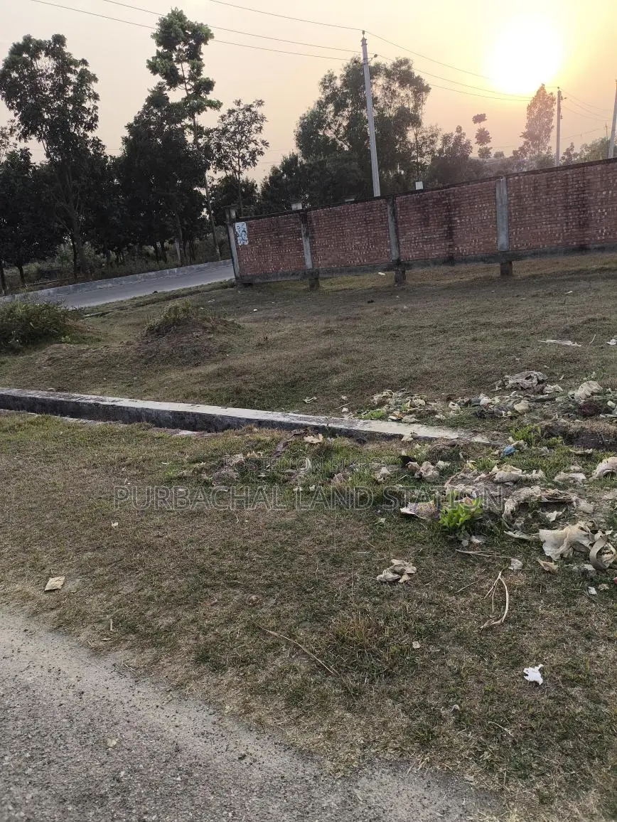 Sector: 28, South-facing 3 Katha plot for urgent sale. Rajuk Purbachal.