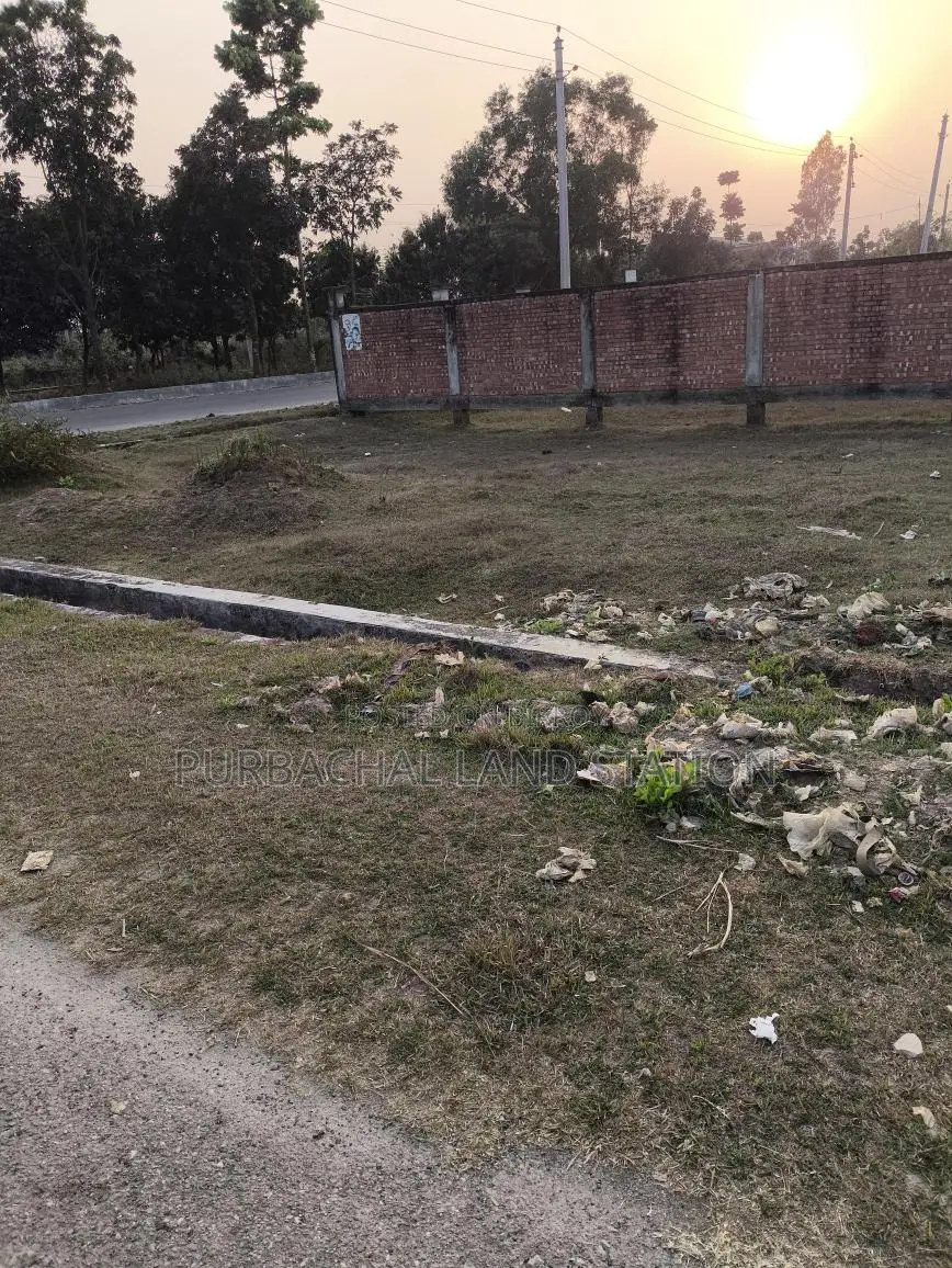 Sector: 28, South-facing 3 Katha plot for urgent sale. Rajuk Purbachal.