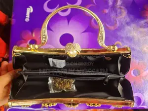 Pretty Hand Bag