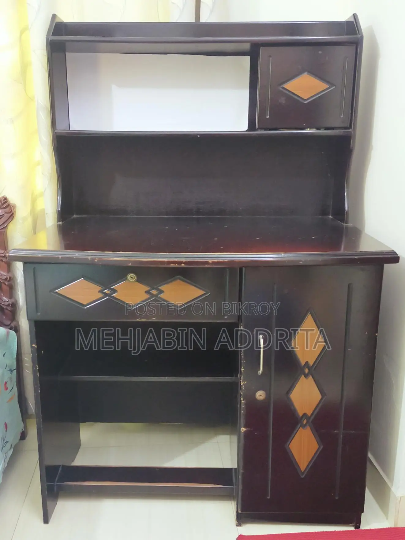 স্টাডি টেবিল (study Table)