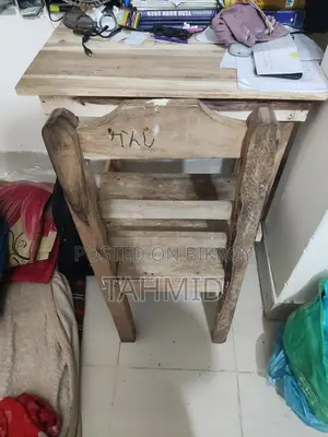 Wooden table and chairs like brand new