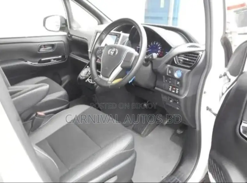 Toyota Noah SI WXB HYBRID 2021
