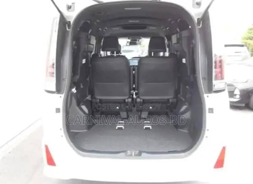 Toyota Noah SI WXB HYBRID 2021