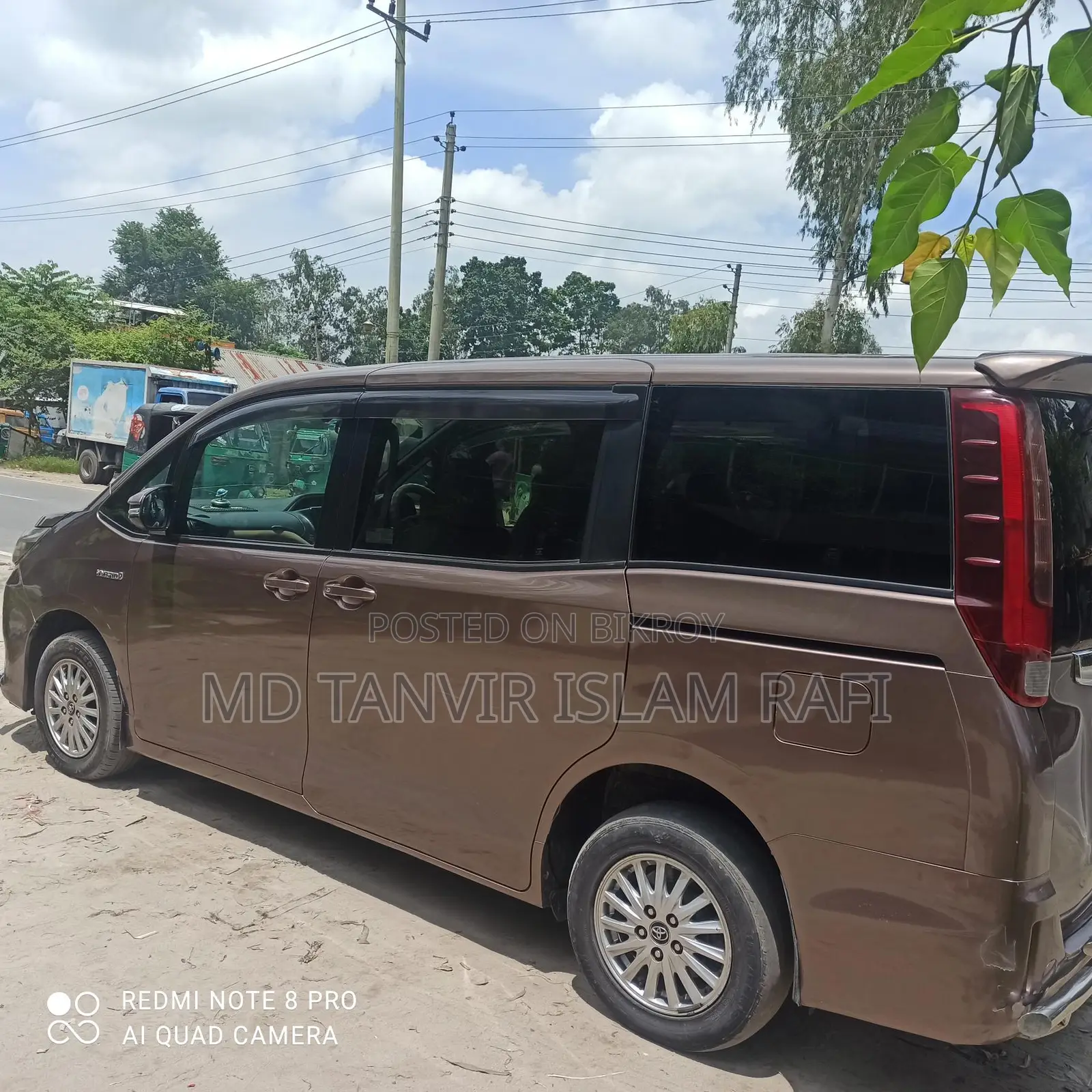 Toyota Noah 2014