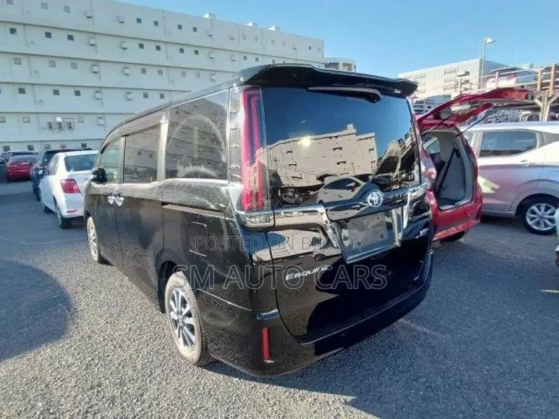 Toyota Esquire Hybrid Gi Premium 2020