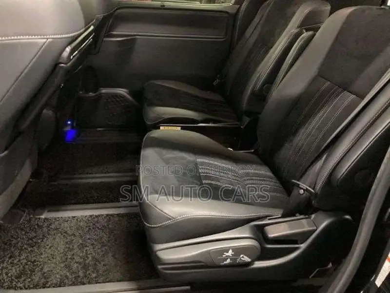 Toyota Esquire Hybrid Gi Premium 2020