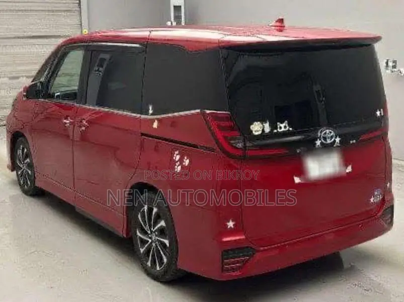 Toyota Noah SZ 2023