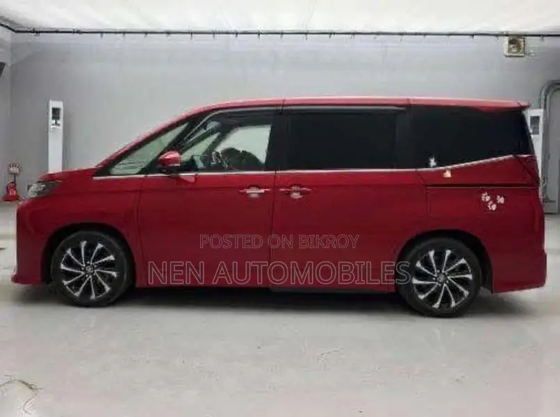 Toyota Noah SZ 2023