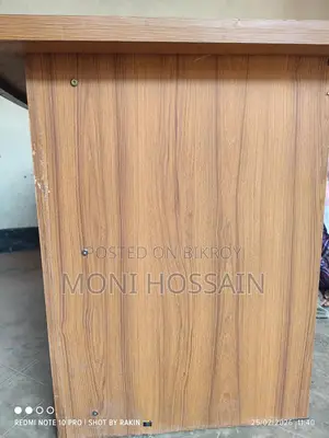 ডেস্ক টেবিল বিক্রি করা হবে!