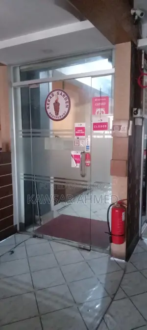 অফিস বা শোরুমের জন্য স্পেস ভাড়া দেওয়া হবে।