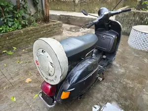 Bajaj Vespa PX125 2000