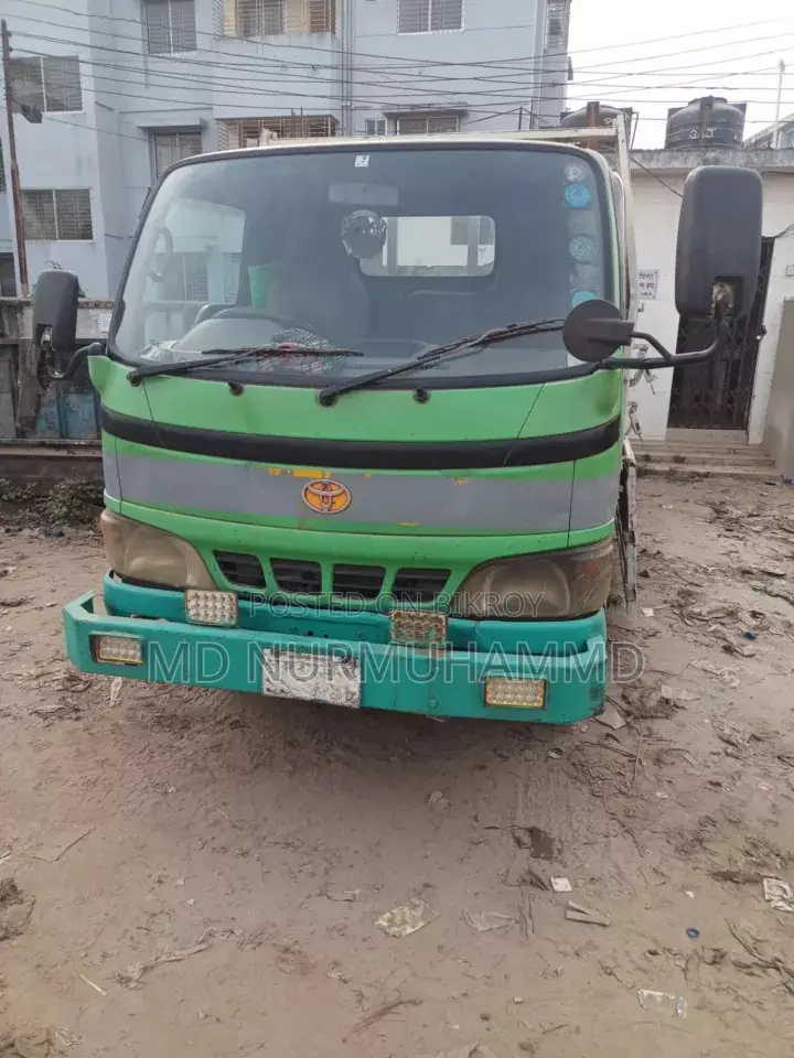 Toyota DYNA 2005
