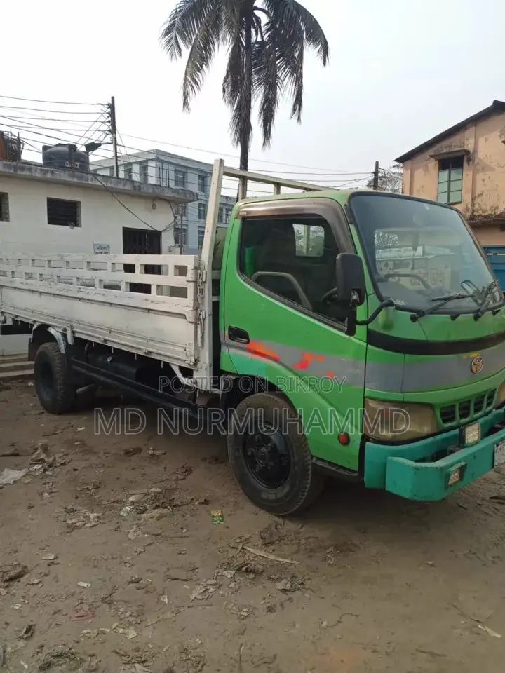 Toyota DYNA 2005