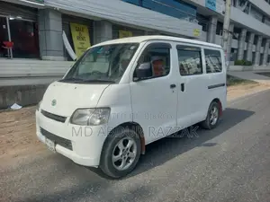 Toyota Noah lite ace 2011