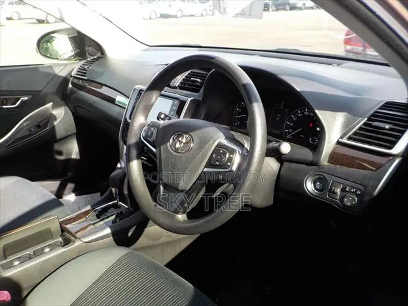 Toyota Premio F-L Package 2020