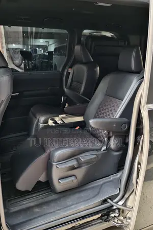 Toyota Voxy PUSH HYBRID SZ 2022