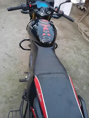Bajaj Pulsar 150 . 2021