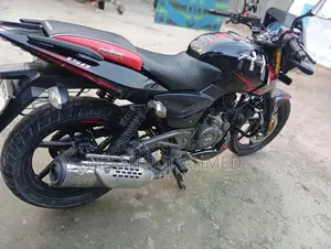 Bajaj Pulsar 150 . 2021