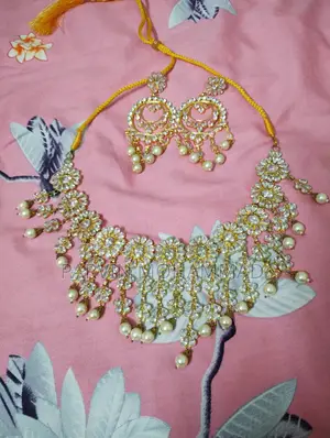 নেকলেস কানের দুল সহো