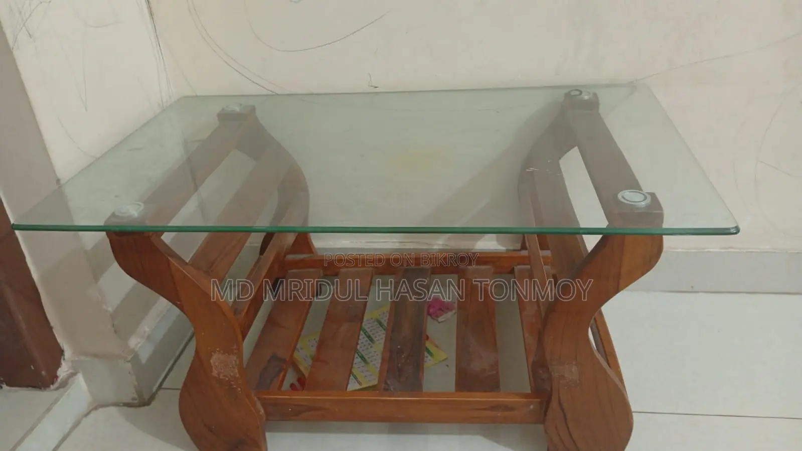 Sofa set with center table