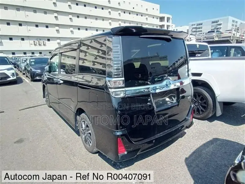 Toyota Voxy ZS KIRAMEKI 2 2020