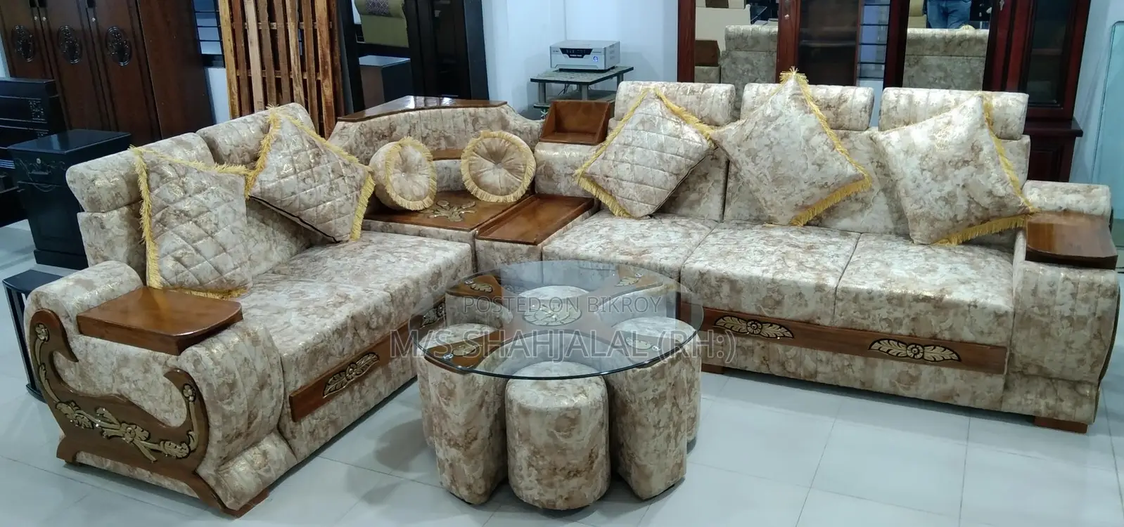 Sofa Corner Has Model