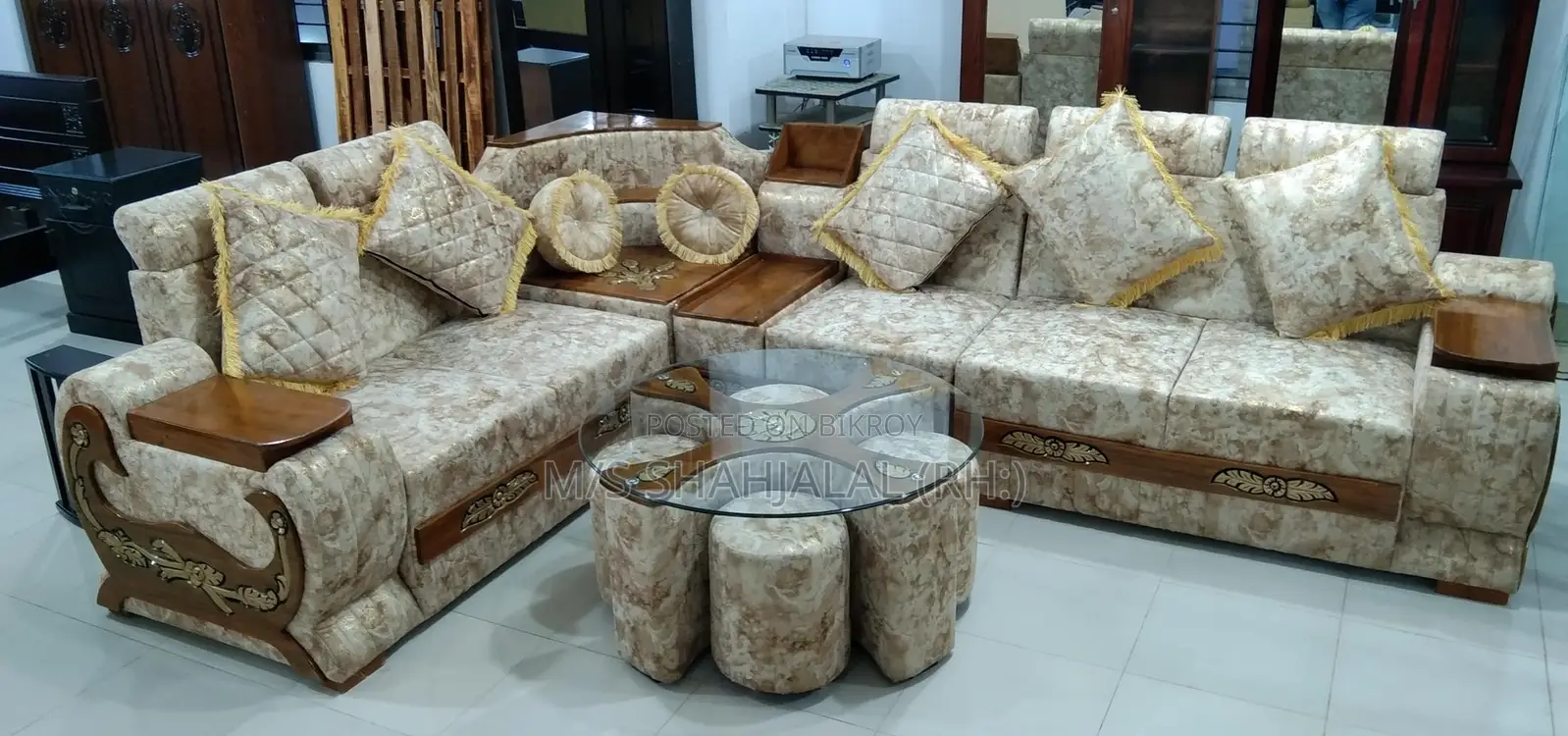 Sofa Corner Has Model